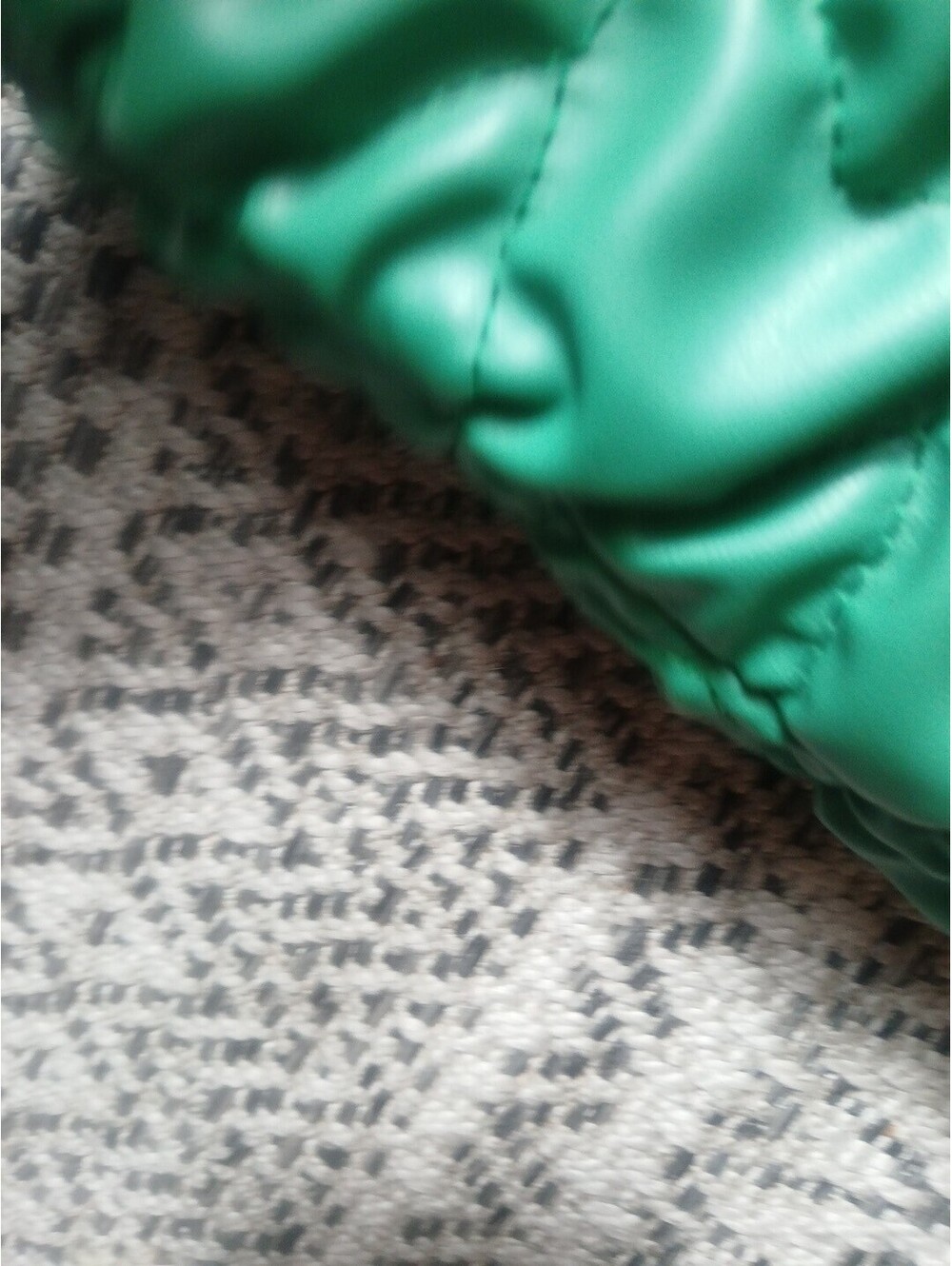 Green Puff Purse - Picture 5 of 5